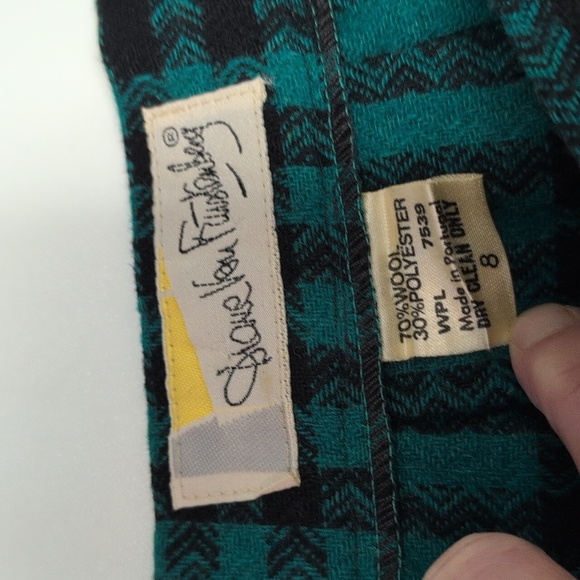 DVF Vintage   Navy/Green pleated PLAID skirt  Size 8 - Picture 6 of 7